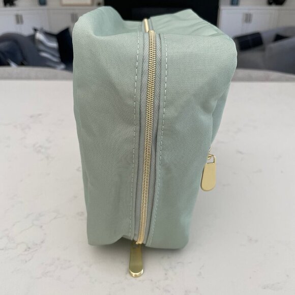Saje Natural Wellness Cosmetic Toiletry Zip Bag Mint Green Gold Hardware NWOT - Picture 3 of 10